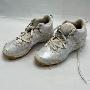 White Under Armour Youth Cleats 2Y